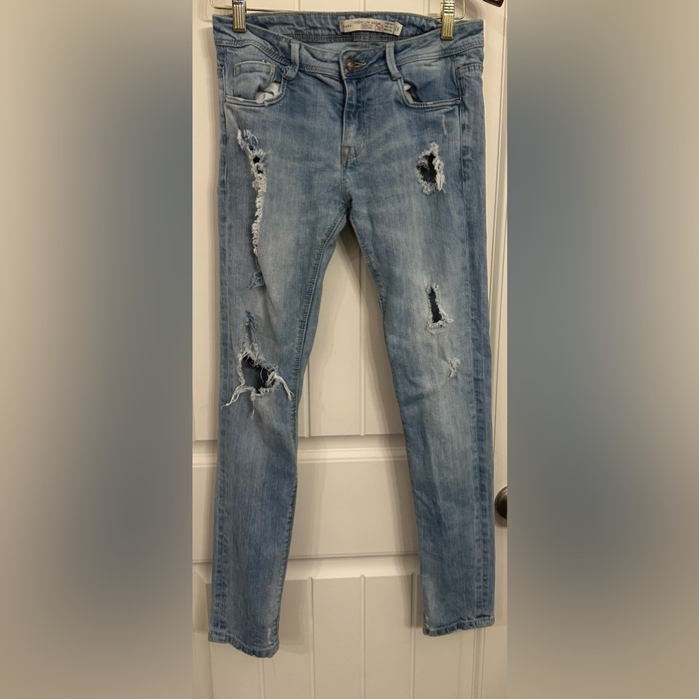 Zara premium wash distressed jeans. Size 4